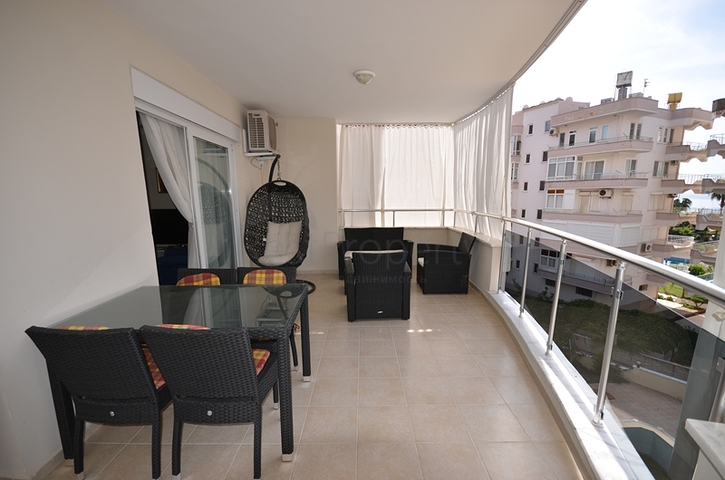 Апартаменты в комплексе в центре Махмутлара