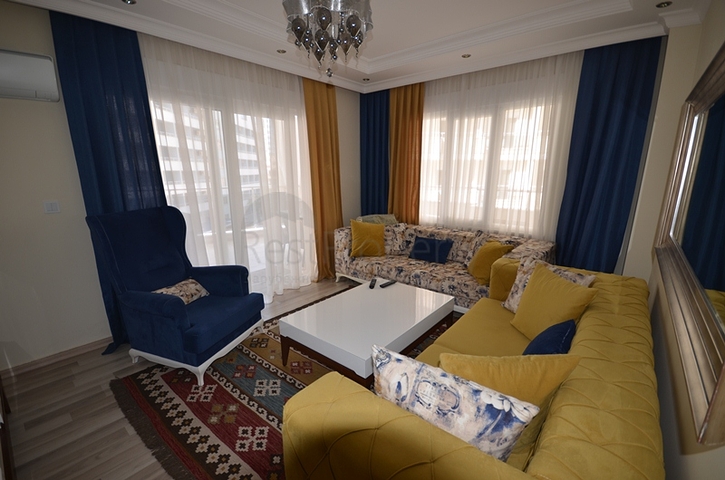 Апартаменты в комплексе в центре Махмутлара