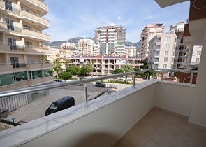 Апартаменты в комплексе в центре Махмутлара