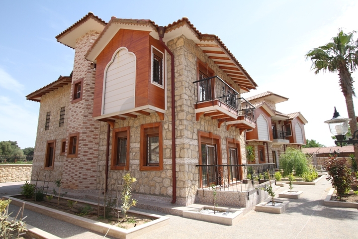 Виллы в османском стиле в районе Дошемеальты, Анталья