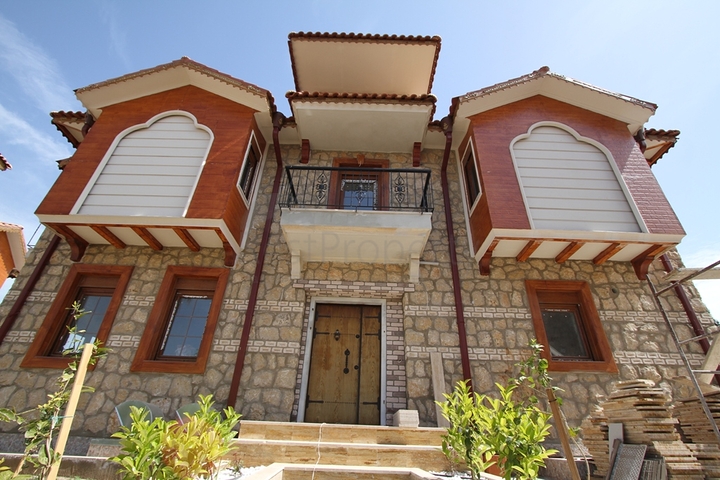 Виллы в османском стиле в районе Дошемеальты, Анталья