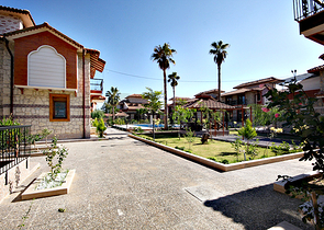 Виллы в османском стиле в районе Дошемеальты, Анталья