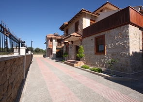 Виллы в османском стиле в районе Дошемеальты, Анталья