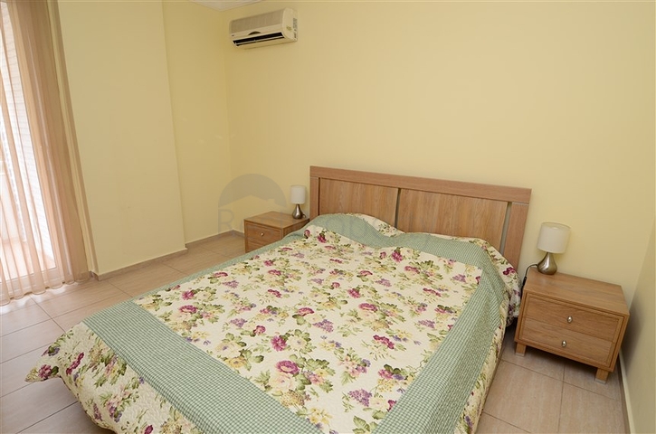 Просторная трехкомнатная квартира всего в 150 метрах от моря.