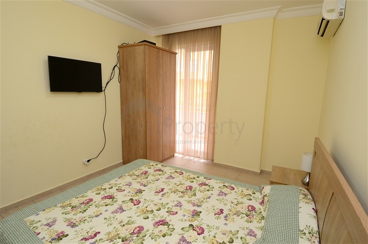 Просторная трехкомнатная квартира всего в 150 метрах от моря.