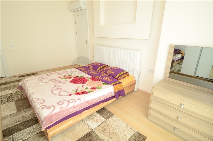 Светлые апартаменты 2+1 в Махмутларе 