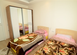 Светлые апартаменты 2+1 в Махмутларе 