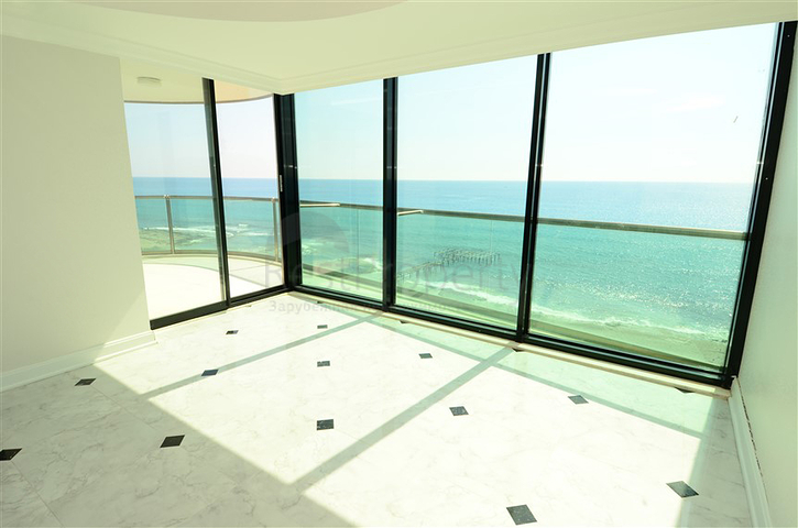 Эксклюзивное предложение – роскошный пентхаус на первой береговой линии