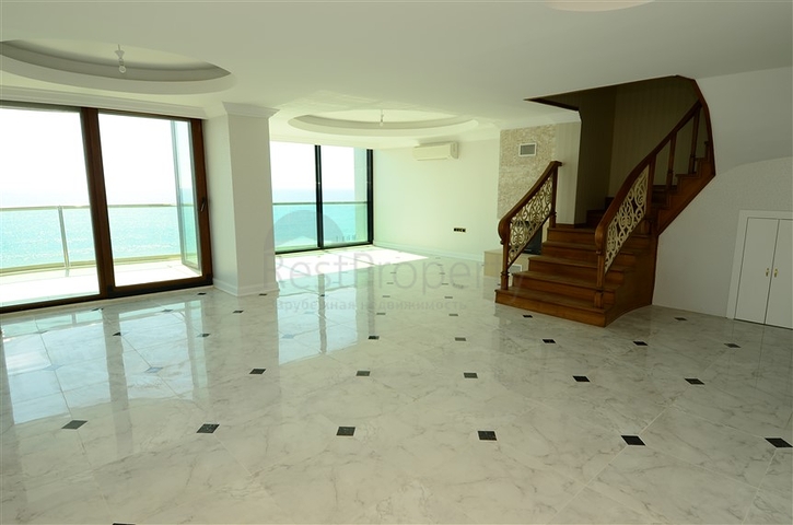 Эксклюзивное предложение – роскошный пентхаус на первой береговой линии