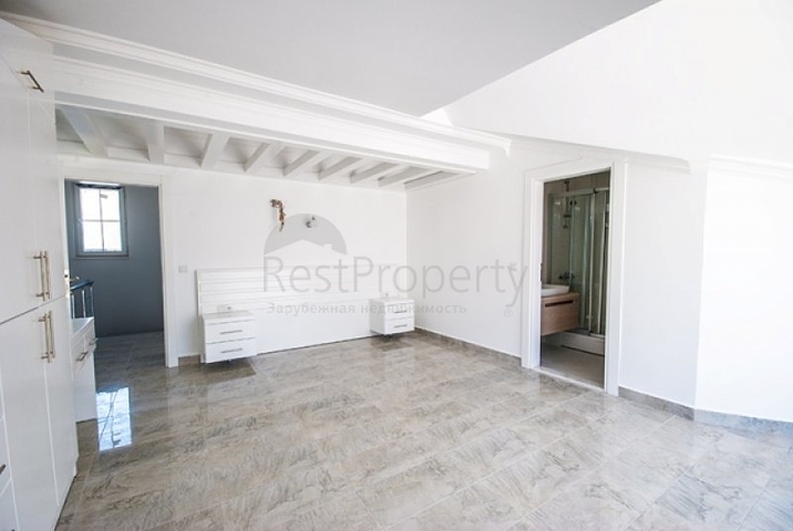 Вилла с 3 спальнями в Кемере с приватной территорией в ухоженном комплексе с бассейном