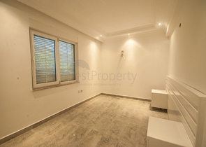 Вилла с 3 спальнями в Кемере с приватной территорией в ухоженном комплексе с бассейном