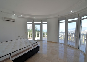 Вилла с видом на море в Каргыджаке