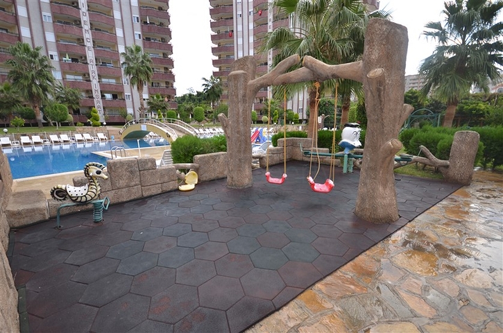 Просторная квартира 2+1 в шикарном комплексе в Махмутларе