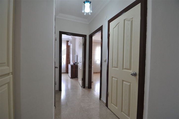 Просторная квартира 2+1 в шикарном комплексе в Махмутларе