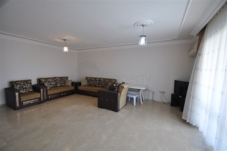 Просторная квартира 2+1 в шикарном комплексе в Махмутларе