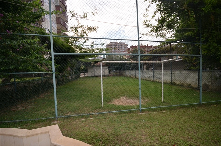 Просторная квартира 2+1 в шикарном комплексе в Махмутларе