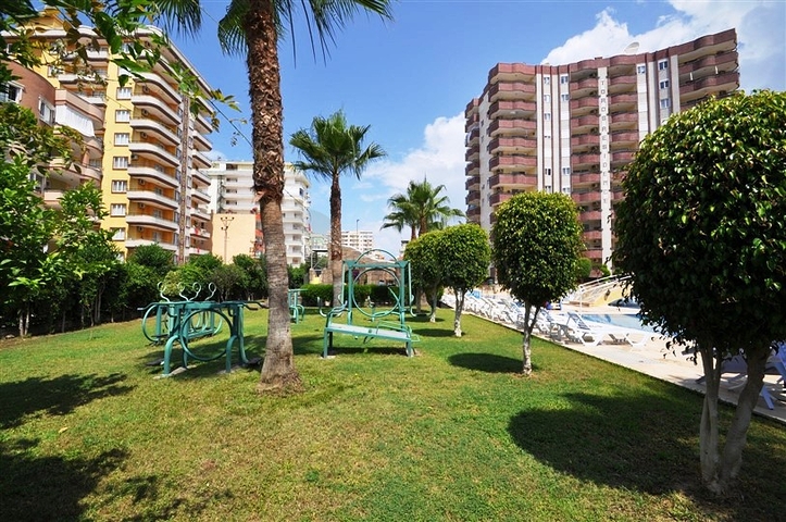 Просторная квартира 2+1 в шикарном комплексе в Махмутларе