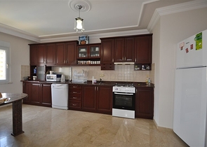 Просторная квартира 2+1 в шикарном комплексе в Махмутларе