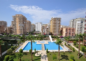 Просторная квартира 2+1 в шикарном комплексе в Махмутларе