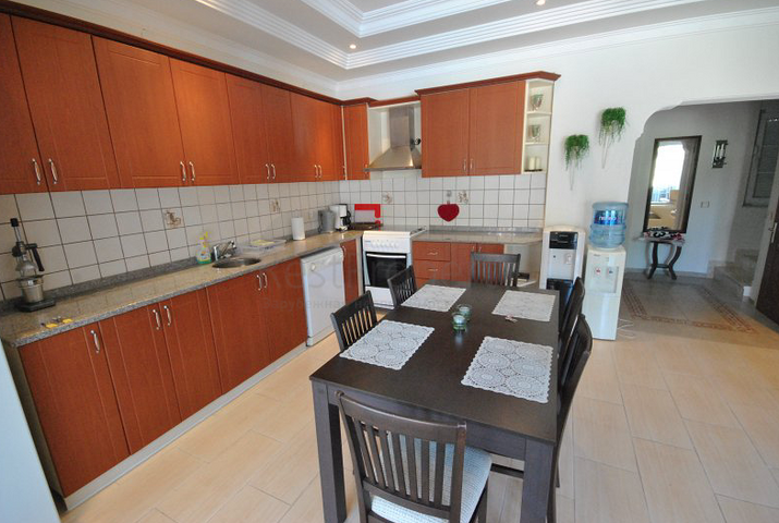 Квартира 3+1 с мебелью в Чамьюва Кемере 900 м до моря