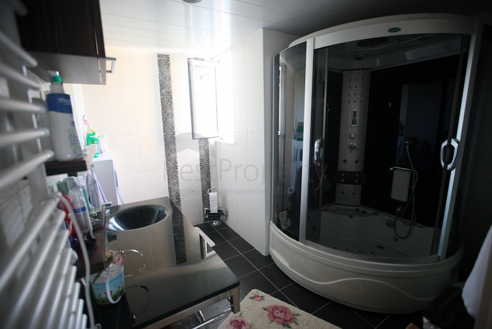 Вилла 4+1 с мебелью в центре Белека в 500 м от гольф полей