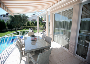 Вилла 4+1 с мебелью в центре Белека в 500 м от гольф полей