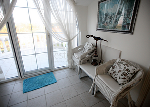 Вилла 4+1 с мебелью в центре Белека в 500 м от гольф полей