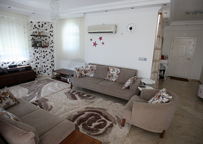 Вилла 4+1 с мебелью в центре Белека в 500 м от гольф полей