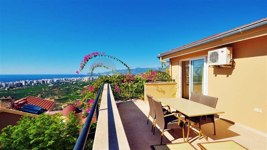 Великолепная апарт вилла с видом на море