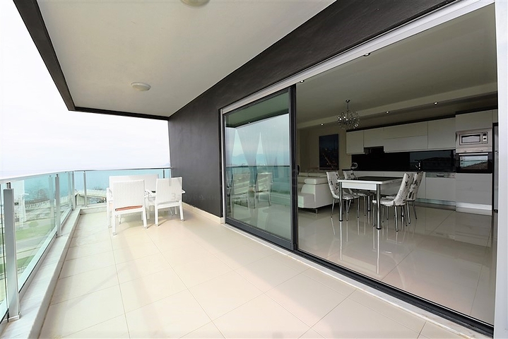 Роскошные апартаменты с видом на море