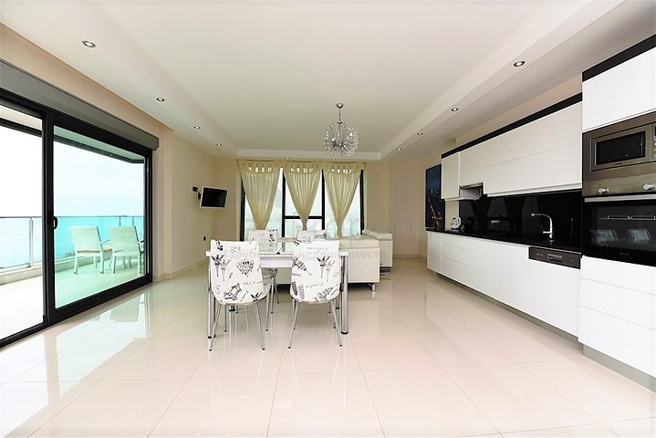 Роскошные апартаменты с видом на море