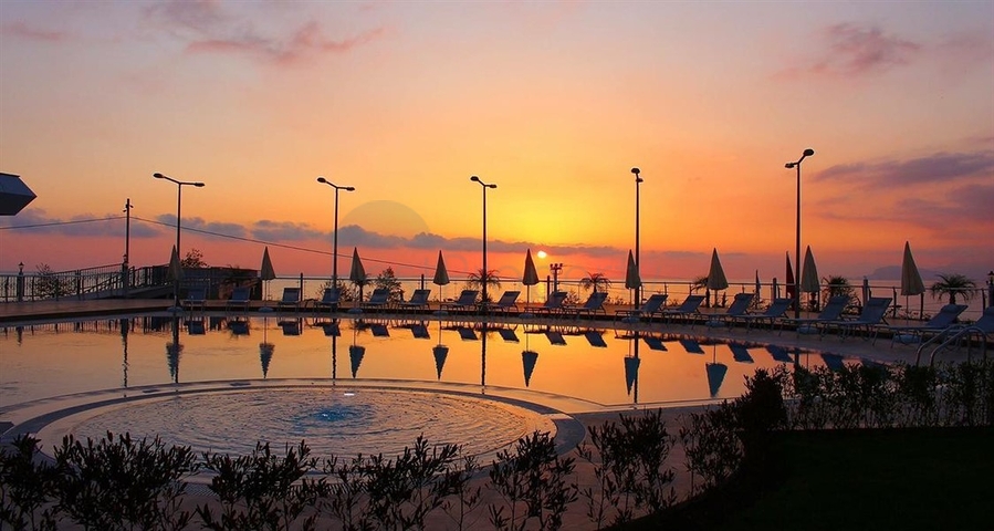 Роскошные апартаменты с видом на море