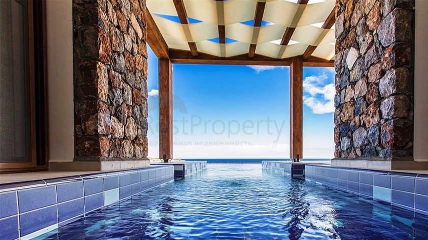 Роскошная вилла на берегу моря
