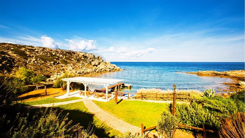 Роскошная вилла на берегу моря