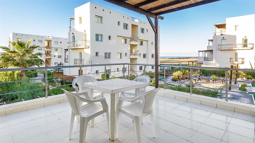 Трехкомнатная квартира на берегу моря