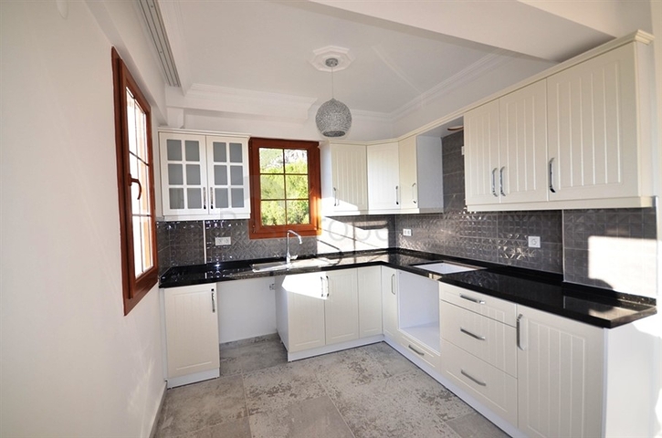 Изумительная вилла с бассейном