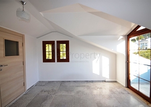 Изумительная вилла с бассейном