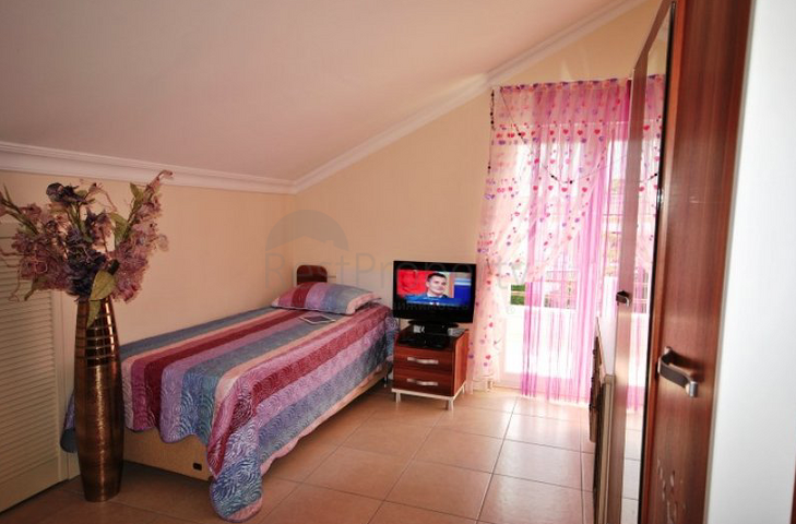 Вилла с мебелью с 3 спальнями в Чамьюва Кемере