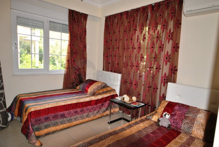 Вилла с мебелью с 3 спальнями в Чамьюва Кемере