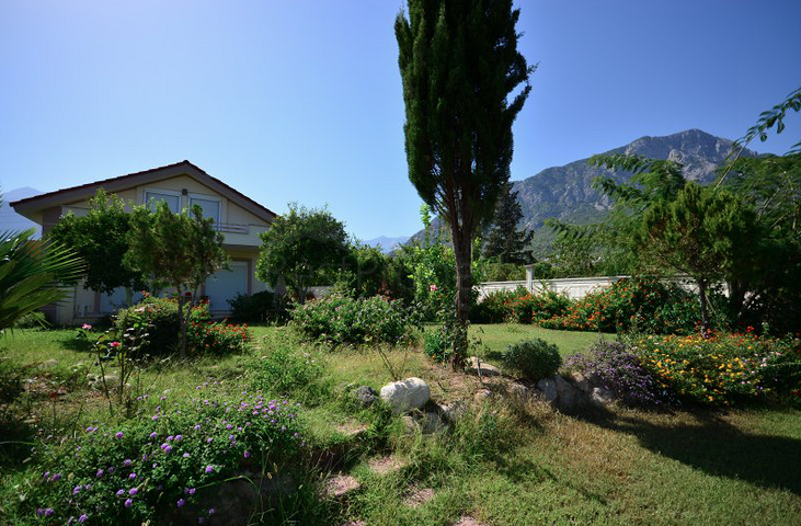 Вилла с мебелью с 3 спальнями в Чамьюва Кемере