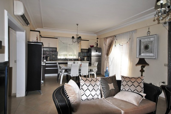 Вилла с мебелью с 3 спальнями в Чамьюва Кемере