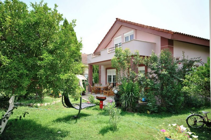 Вилла с мебелью с 3 спальнями в Чамьюва Кемере