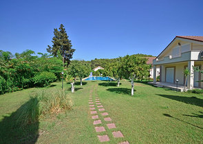 Вилла с мебелью с 3 спальнями в Чамьюва Кемере