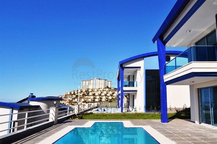 Роскошная вилла с видом на море и на горы в Каргыджаке