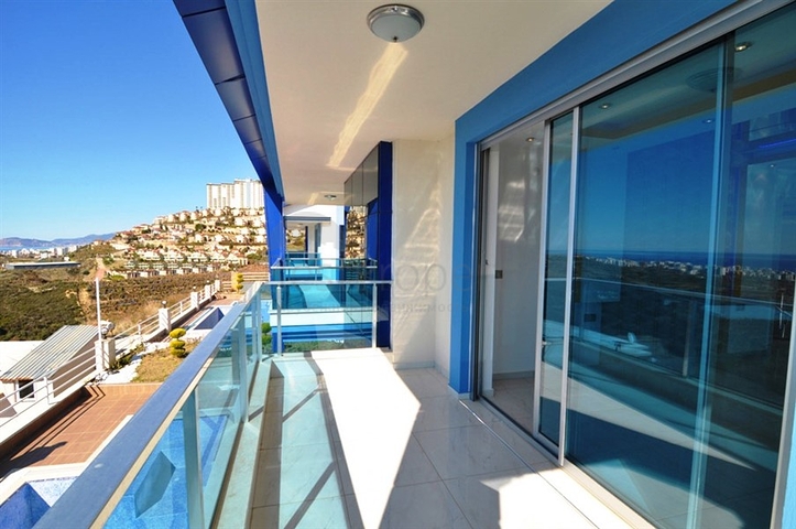 Роскошная вилла с видом на море и на горы в Каргыджаке