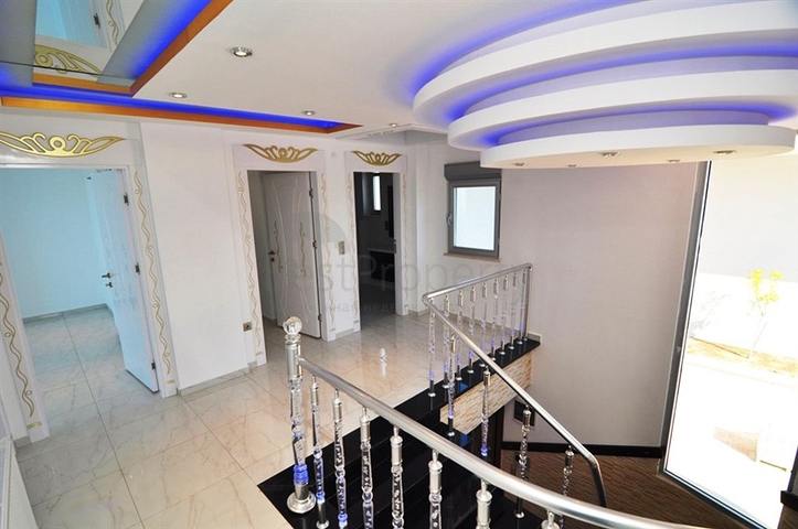 Роскошная вилла с видом на море и на горы в Каргыджаке