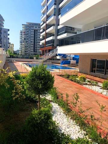 Новый готовый комплекс квартир в Махмутларе