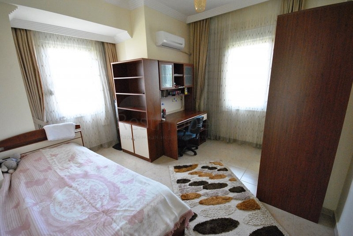 Вилла 3+1 с мебелью в Гейнюке, Кемере