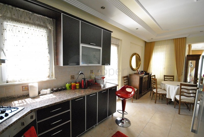 Вилла 3+1 с мебелью в Гейнюке, Кемере