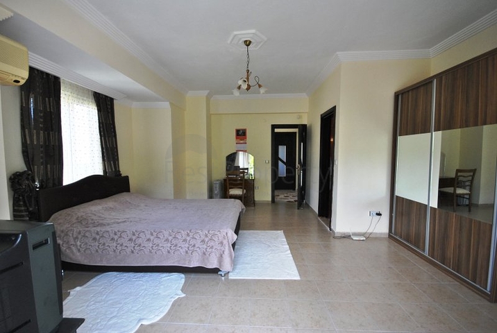 Вилла 3+1 с мебелью в Гейнюке, Кемере